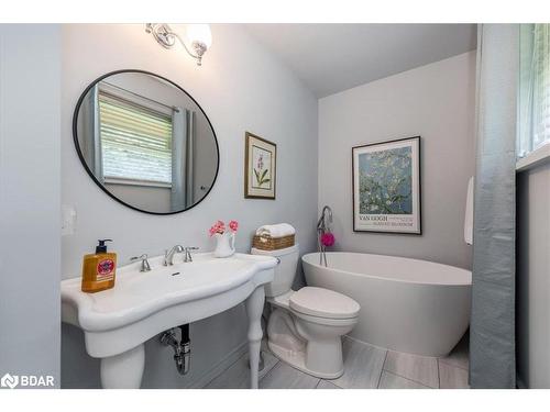 18 Maple Drive, Orillia, ON - Indoor Photo Showing Bathroom