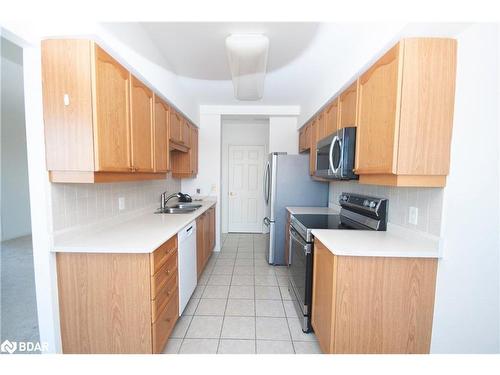 412-90 Dean Avenue, Barrie, ON - Indoor Photo Showing Kitchen With Double Sink