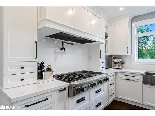 312 Nottingham Forest Road, Bradford/West Gwillimbury, ON - Indoor Photo Showing Kitchen With Upgraded Kitchen