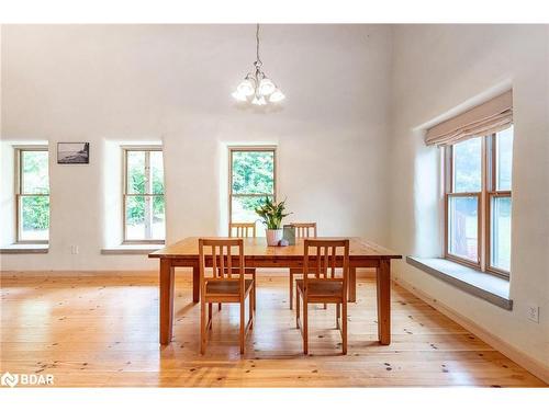 5745 Line 3 N, Oro-Medonte, ON - Indoor Photo Showing Dining Room