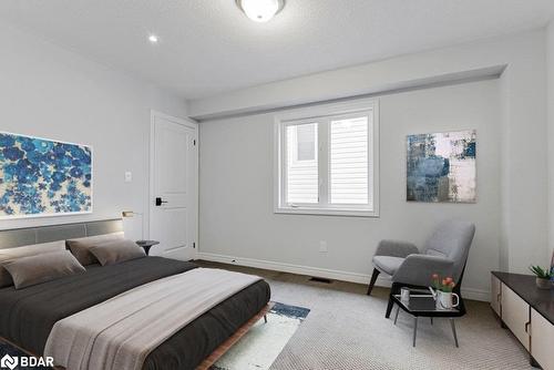 118 Lorne Thomas Place, New Tecumseth, ON - Indoor Photo Showing Bedroom