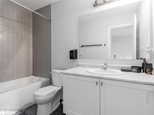 118 Lorne Thomas Place, New Tecumseth, ON - Indoor Photo Showing Bathroom