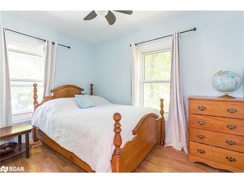 21 Robert Street E, Penetanguishene, ON - Indoor Photo Showing Bedroom