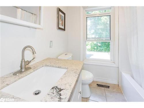 21 Robert Street E, Penetanguishene, ON - Indoor Photo Showing Bathroom