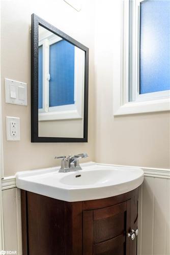 Lower-48 Ottaway Avenue, Barrie, ON - Indoor Photo Showing Bathroom