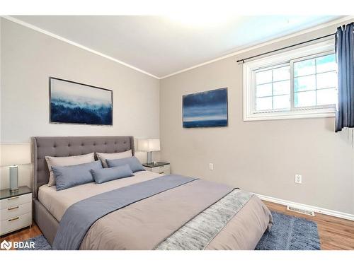 211 Phillips Street, Barrie, ON - Indoor Photo Showing Bedroom