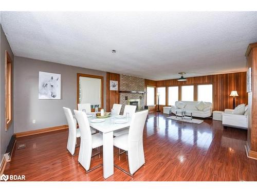 2146 Innisfil Beach Road, Innisfil, ON - Indoor Photo Showing Dining Room