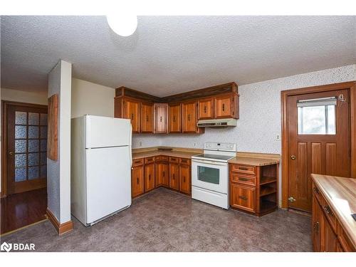 2146 Innisfil Beach Road, Innisfil, ON - Indoor Photo Showing Kitchen