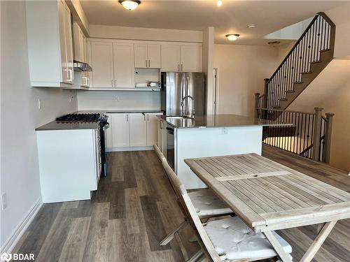 18 Wyn Wood Lane Lane, Orillia, ON - Indoor Photo Showing Kitchen