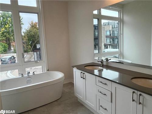 18 Wyn Wood Lane Lane, Orillia, ON - Indoor Photo Showing Bathroom