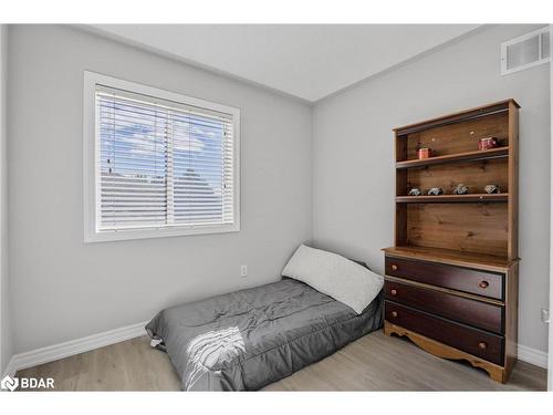 32 Jagges Drive, Barrie, ON - Indoor Photo Showing Bedroom