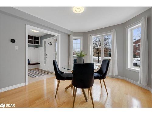 30 Capilano Court, Barrie, ON - Indoor Photo Showing Dining Room