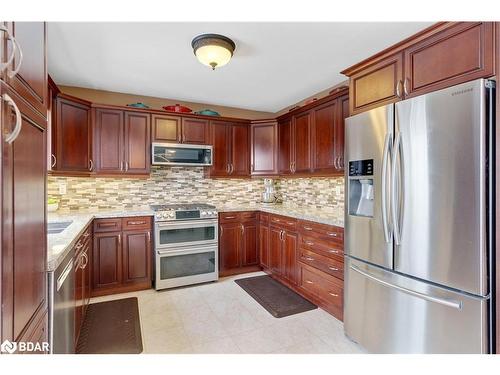 30 Capilano Court, Barrie, ON - Indoor Photo Showing Kitchen With Upgraded Kitchen