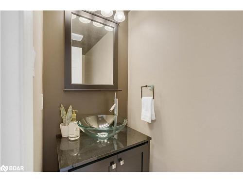 30 Capilano Court, Barrie, ON - Indoor Photo Showing Bathroom