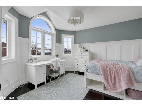 30 Capilano Court, Barrie, ON - Indoor Photo Showing Bedroom