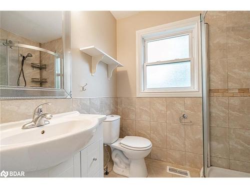 22 Macmillan Crescent, Barrie, ON - Indoor Photo Showing Bathroom