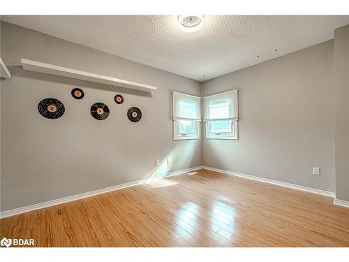 22 Macmillan Crescent, Barrie, ON - Indoor Photo Showing Other Room