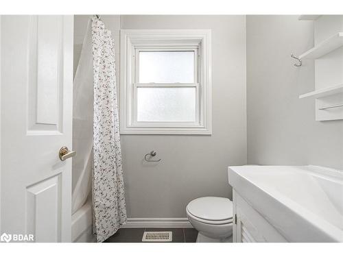 22 Macmillan Crescent, Barrie, ON - Indoor Photo Showing Bathroom