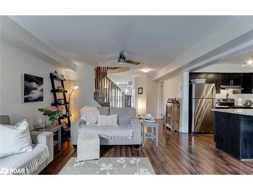 12 Masters Crescent, Port Severn, ON - Indoor Photo Showing Living Room