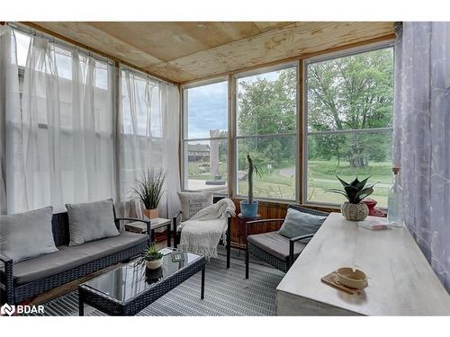 12 Masters Crescent, Port Severn, ON - Indoor Photo Showing Living Room