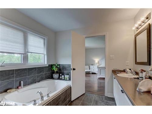 12 Masters Crescent, Port Severn, ON - Indoor Photo Showing Bathroom