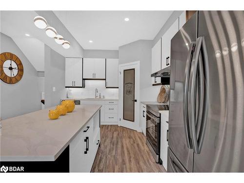 12-3557 Colonel Talbot Rd Colonel Talbot Road, London, ON - Indoor Photo Showing Kitchen With Upgraded Kitchen