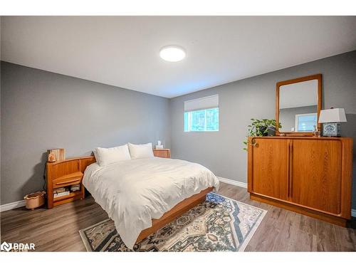 Lower-63 Gunn Street, Barrie, ON - Indoor Photo Showing Bedroom