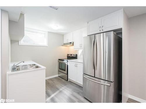 76 Marshall Street, Barrie, ON - Indoor Photo Showing Kitchen