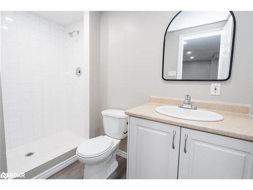 76 Marshall Street, Barrie, ON - Indoor Photo Showing Bathroom