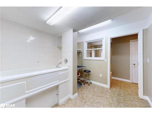 86 Osprey Ridge Road, Barrie, ON - Indoor Photo Showing Bathroom