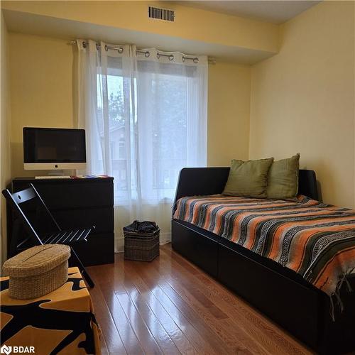 201-492 Laclie Street, Orillia, ON - Indoor Photo Showing Bedroom