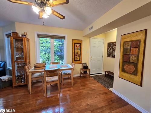 201-492 Laclie Street, Orillia, ON - Indoor Photo Showing Dining Room