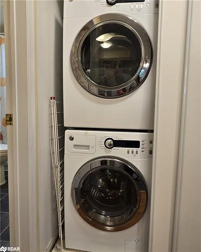 201-492 Laclie Street, Orillia, ON - Indoor Photo Showing Laundry Room