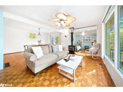 11 Bourgeois Court, Tiny, ON - Indoor Photo Showing Living Room