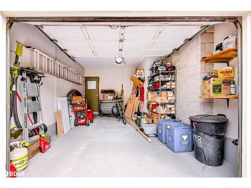 78 Bruce Crescent, Barrie, ON - Indoor Photo Showing Garage