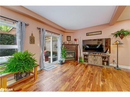 78 Bruce Crescent, Barrie, ON - Indoor Photo Showing Living Room With Fireplace