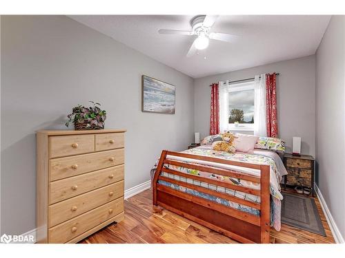 78 Bruce Crescent, Barrie, ON - Indoor Photo Showing Bedroom