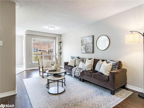 571 Rossellini Drive, Mississauga, ON - Indoor Photo Showing Living Room