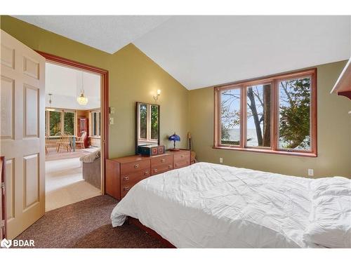 2396 Lakeshore Drive, Brechin, ON - Indoor Photo Showing Bedroom