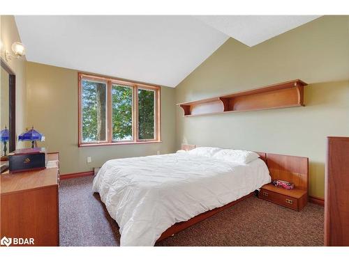 2396 Lakeshore Drive, Brechin, ON - Indoor Photo Showing Bedroom