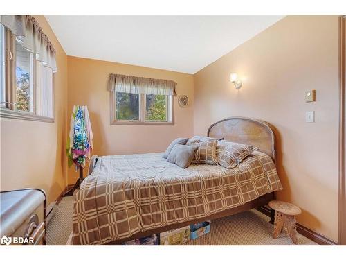 2396 Lakeshore Drive, Brechin, ON - Indoor Photo Showing Bedroom