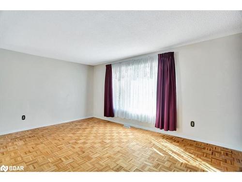 96 Springdale Drive, Barrie, ON - Indoor Photo Showing Other Room