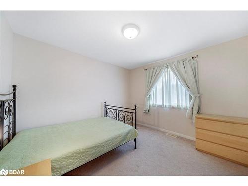 392 Irwin Street, Midland, ON - Indoor Photo Showing Bedroom