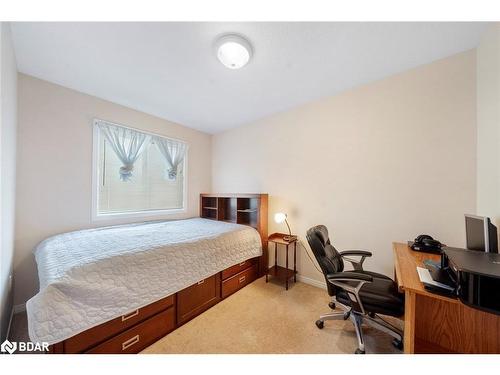 392 Irwin Street, Midland, ON - Indoor Photo Showing Bedroom