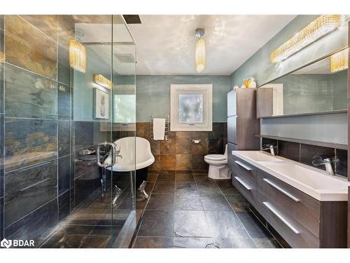 26 Doon Crescent, Keswick, ON - Indoor Photo Showing Bathroom