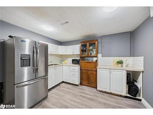 26 Doon Crescent, Keswick, ON - Indoor Photo Showing Kitchen