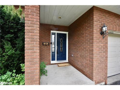 252 Nelson Crescent, Stroud, ON - Outdoor With Exterior