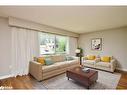 252 Nelson Crescent, Stroud, ON  - Indoor Photo Showing Living Room 