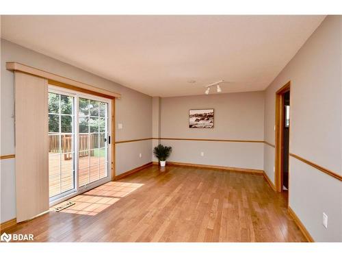 252 Nelson Crescent, Stroud, ON - Indoor Photo Showing Other Room