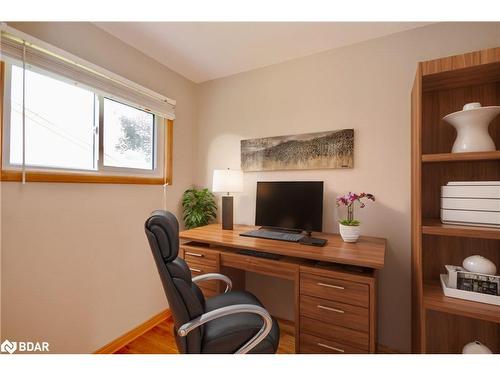 252 Nelson Crescent, Stroud, ON - Indoor Photo Showing Office